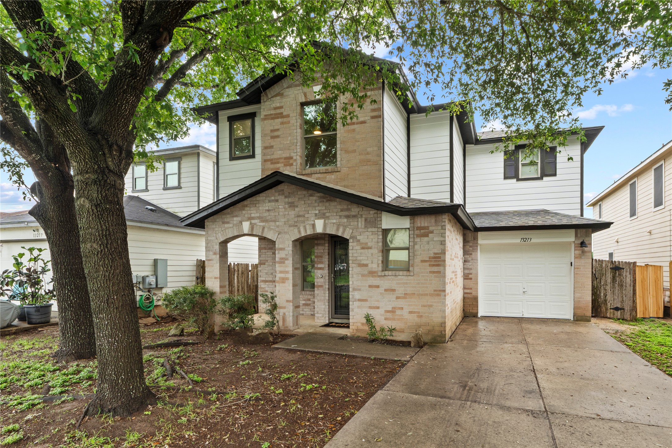 13213 Sea Biscuit Dr — photo
