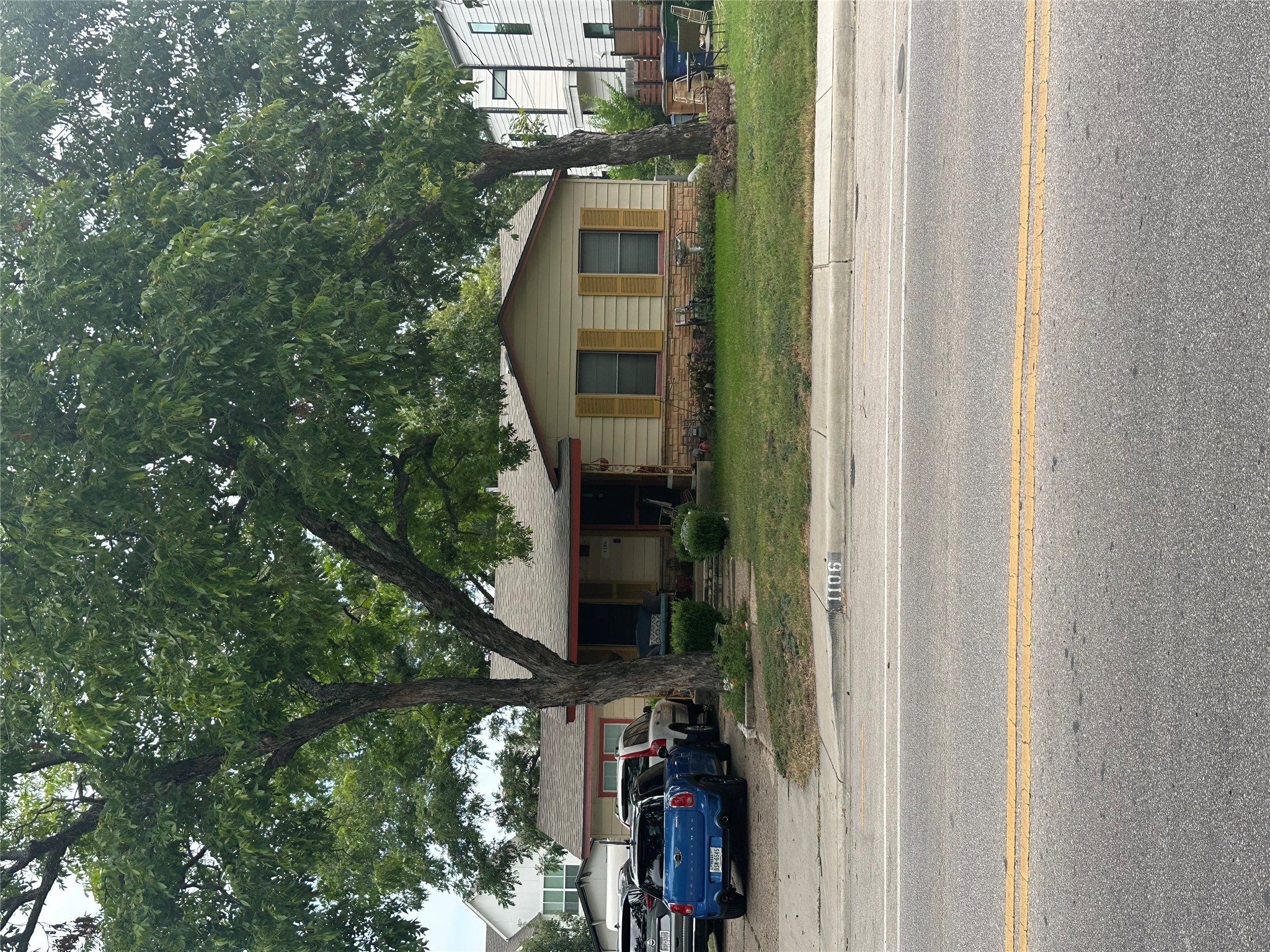 1106 Justin Ln — photo