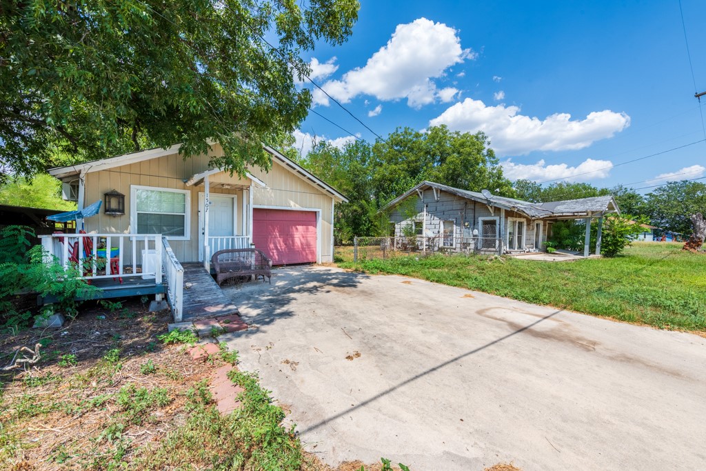 1507 Cummings St — photo