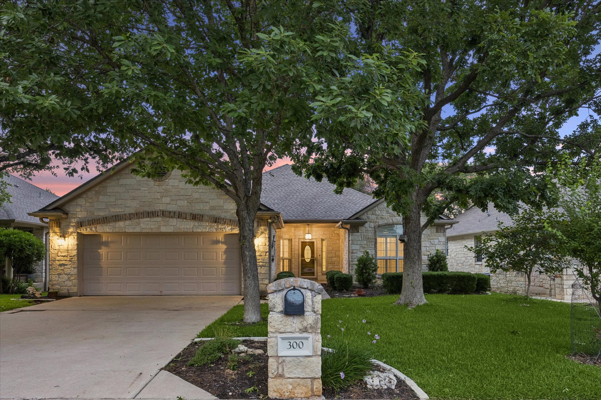 300 Brazos Dr — photo