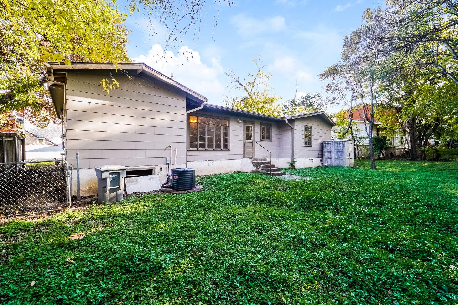 2910 Hampton Road, Austin, TX 78705 — photo 2