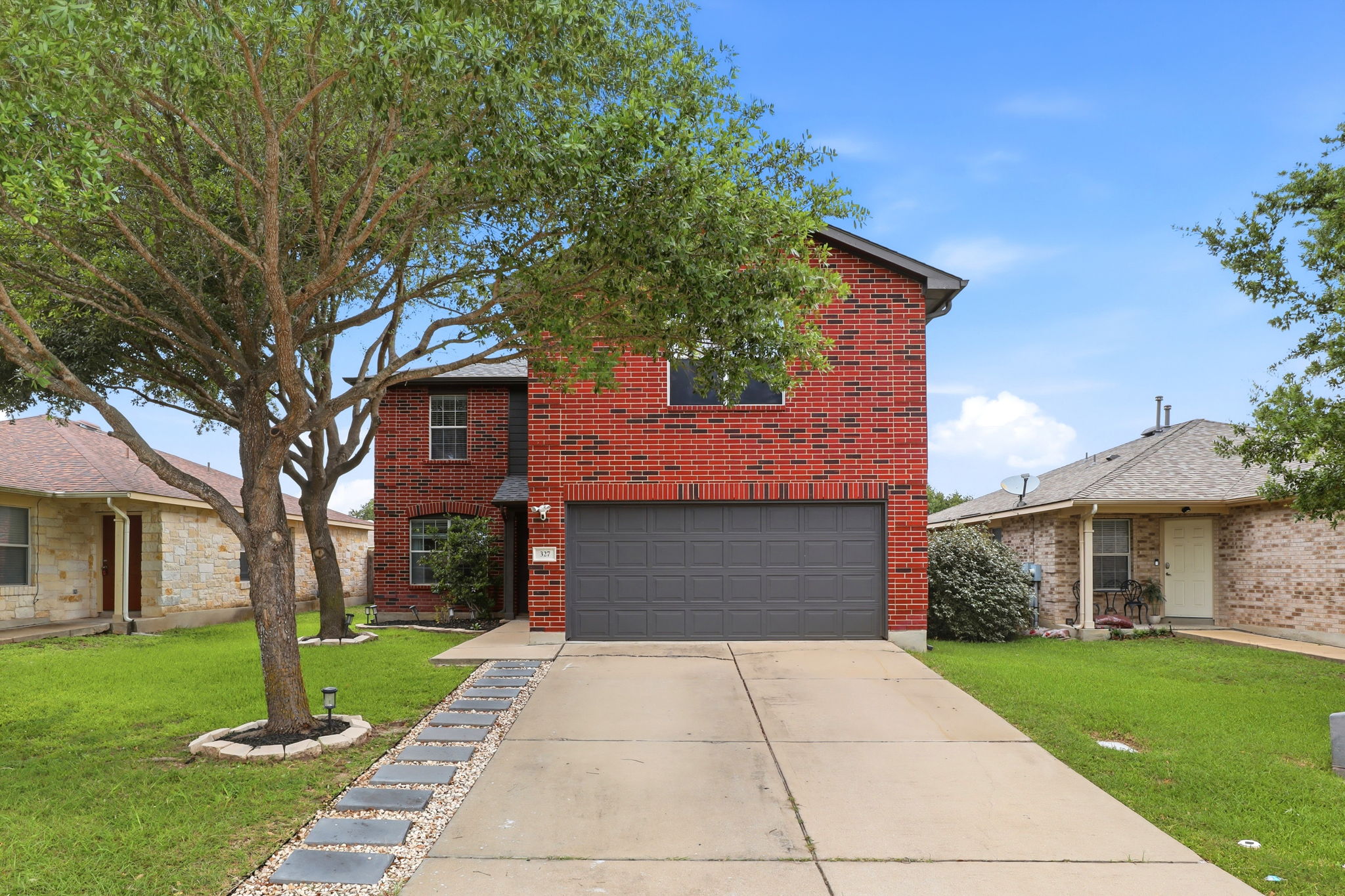 327 Outfitter Dr — photo