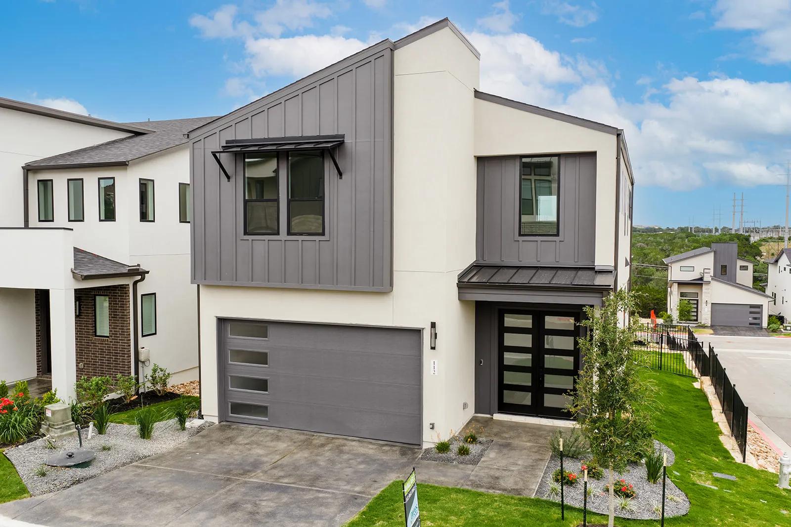 112 Pennybacker Ln — photo