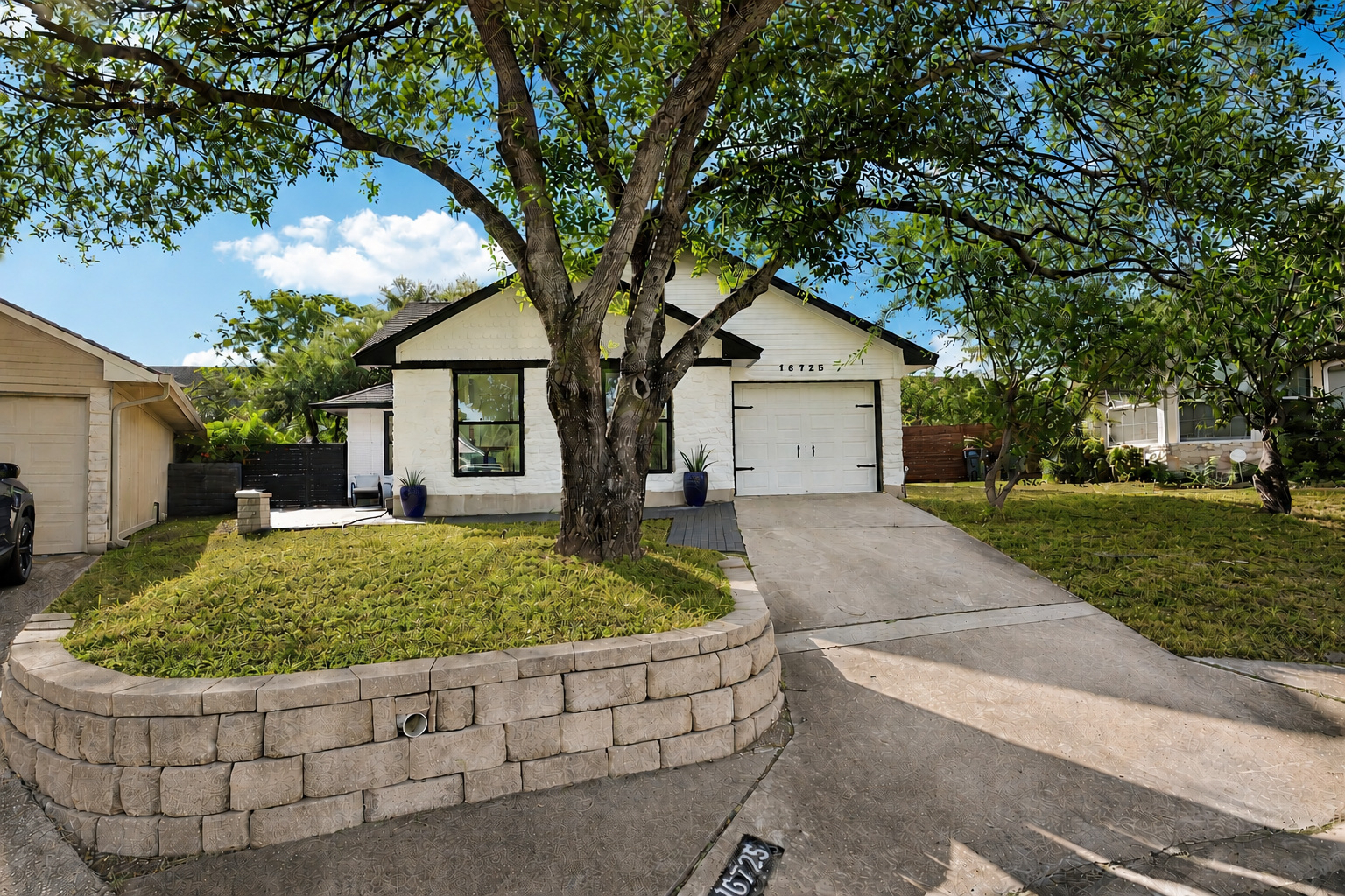 16725 Whitebrush Loop — photo