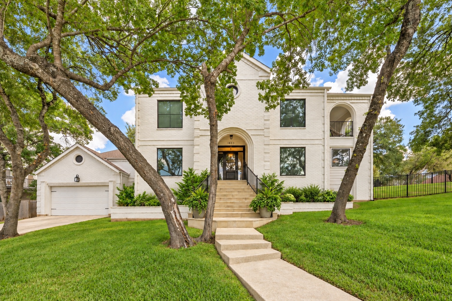 1603 Falcon Ledge Dr — photo