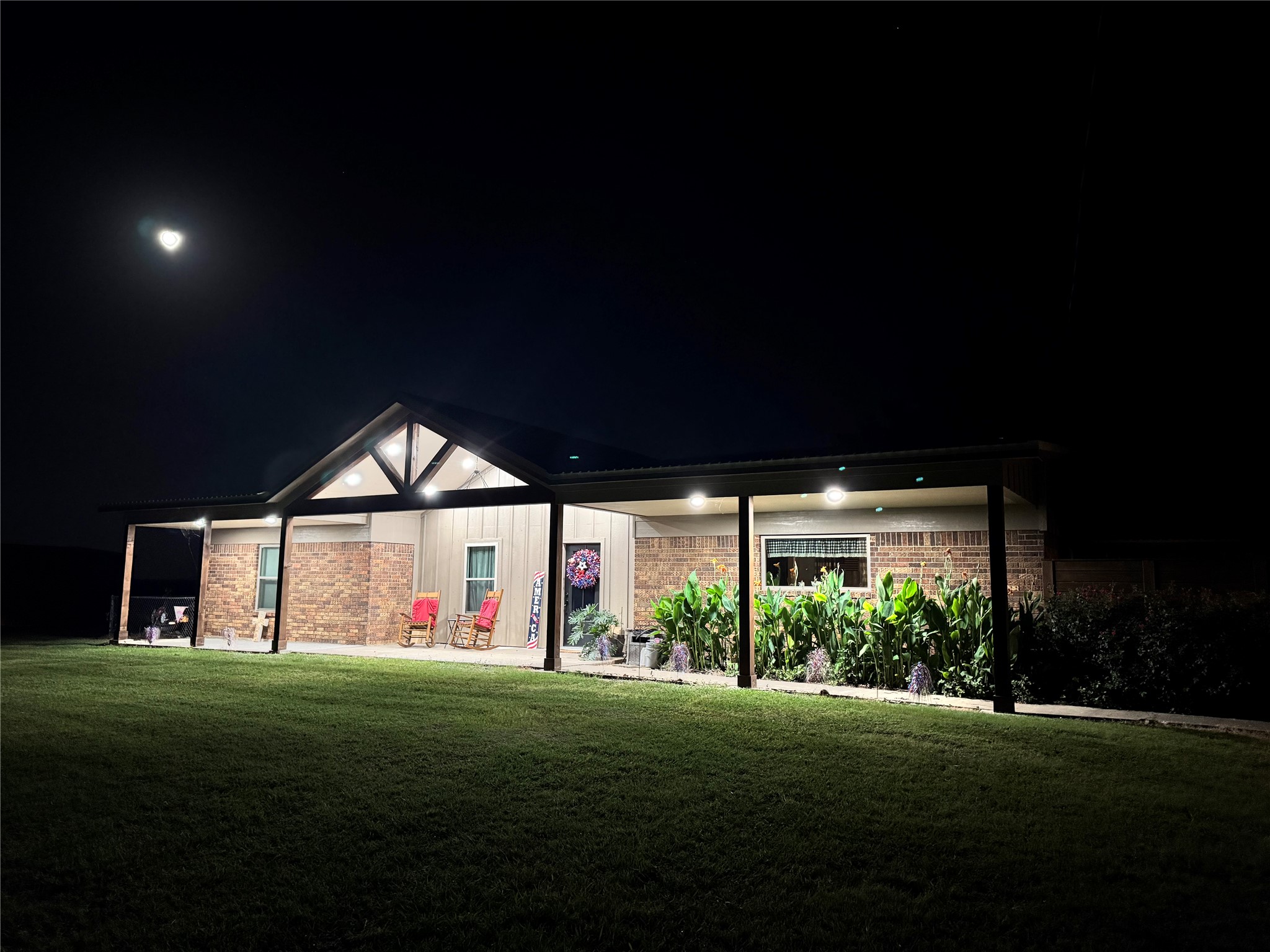 Home in Holland, TX 76534 — photo 2