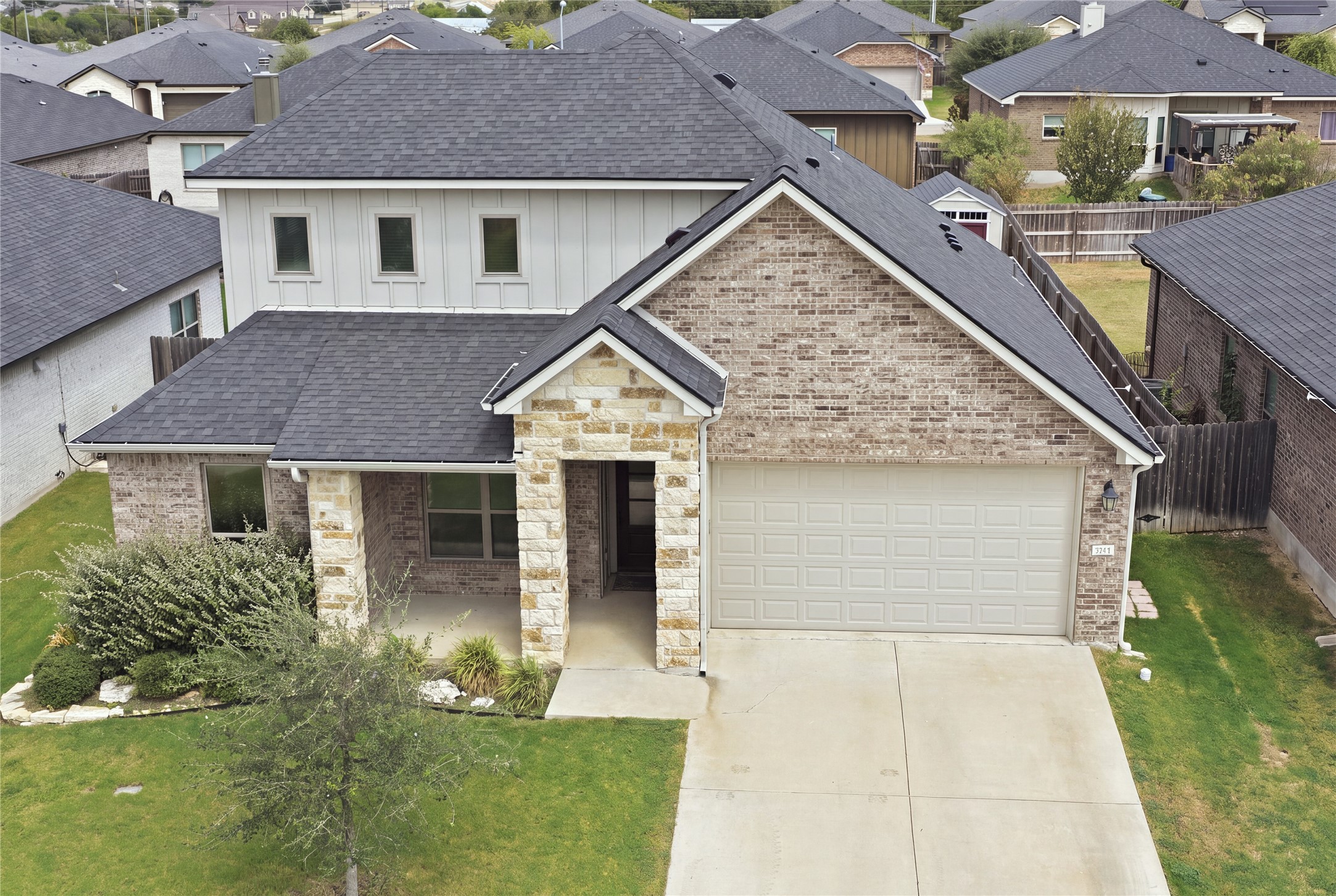 521 Seabiscuit Dr — photo