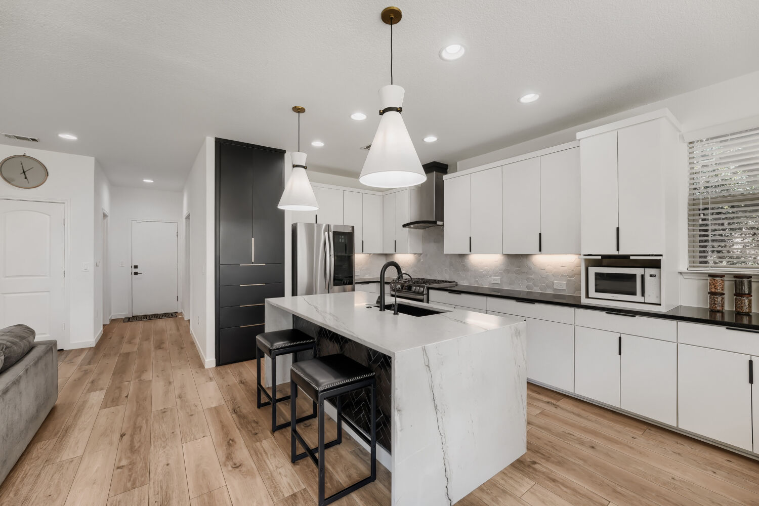 10412 Turnbull Loop — photo