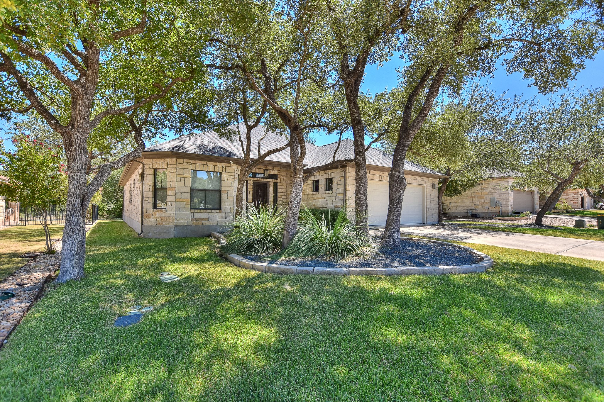 600 Caprock Canyon Trl — photo