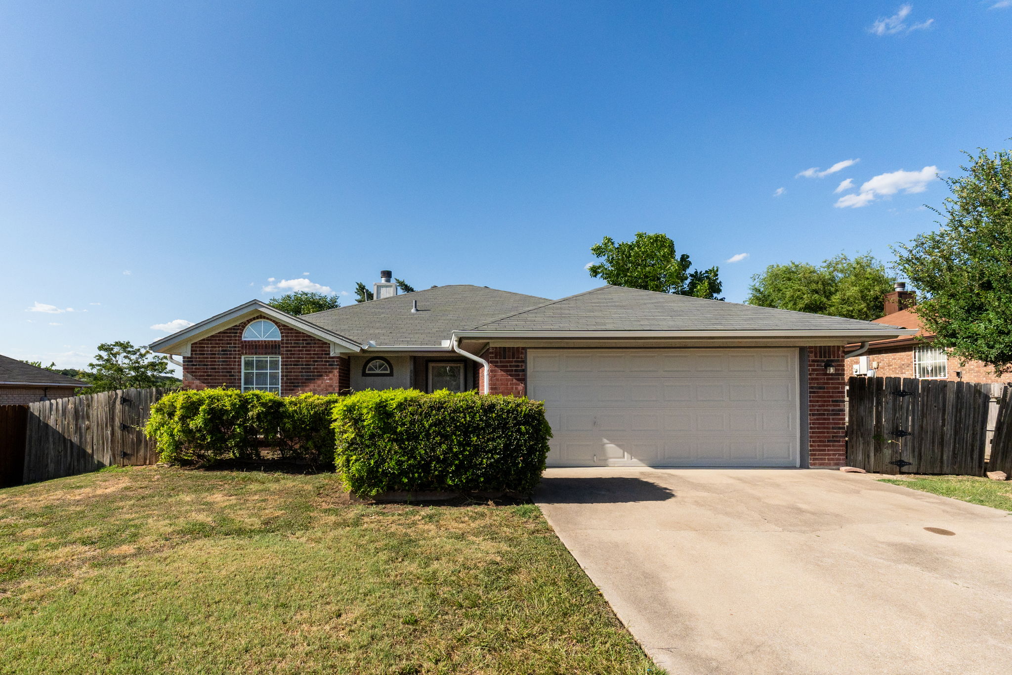 903 Whirlaway Dr — photo