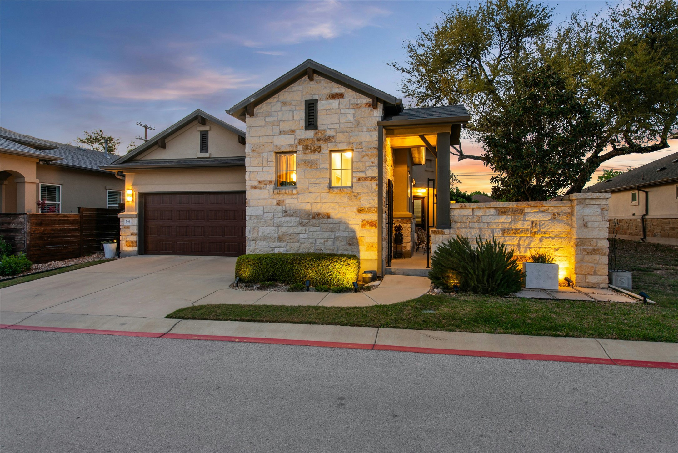 549 Clubhouse Dr G — photo