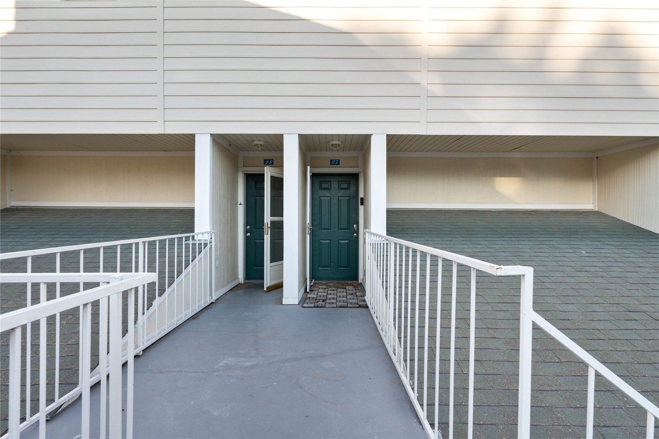 1818 S Lakeshore Blvd Unit 27 — photo