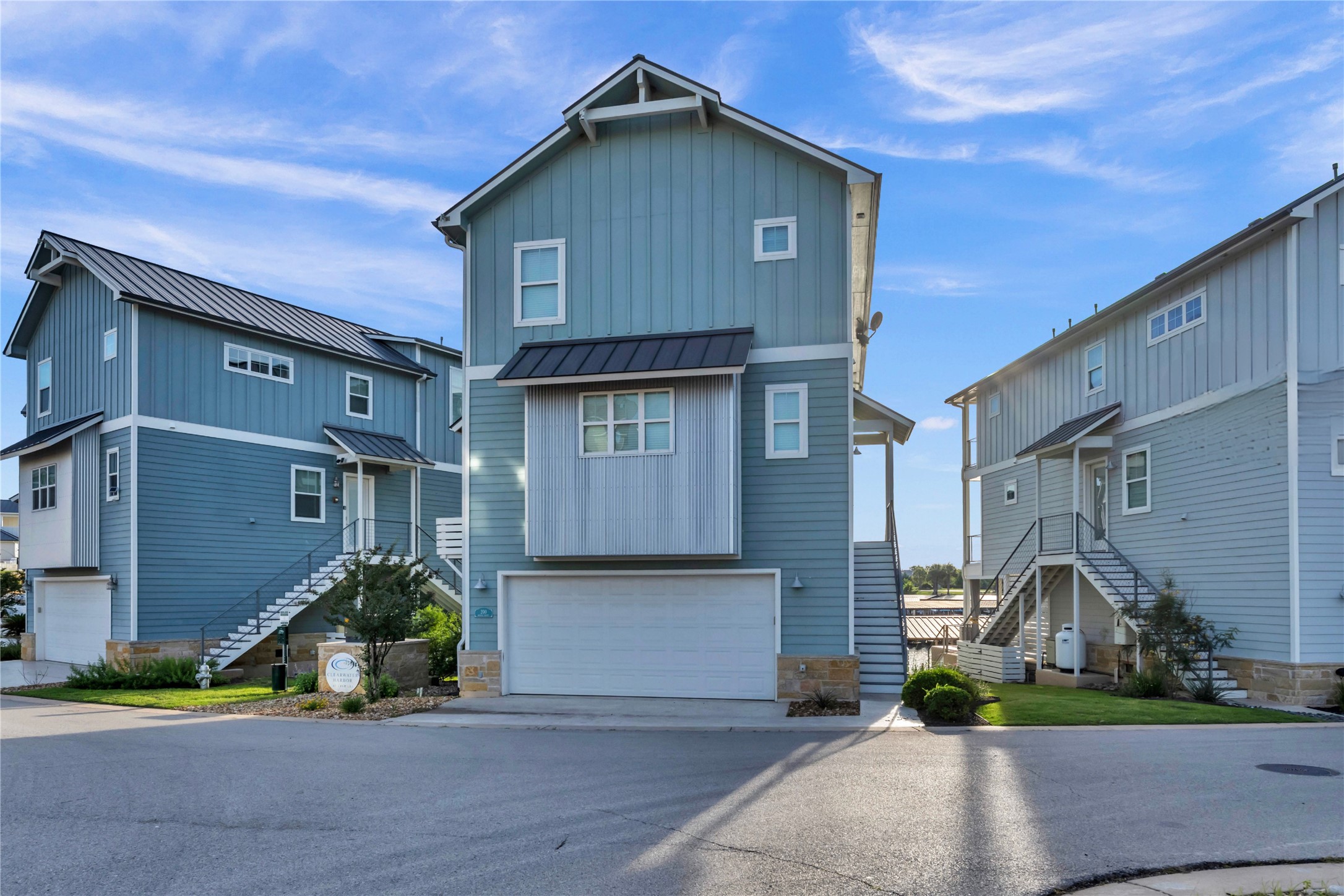 200 Marina Bluff — photo