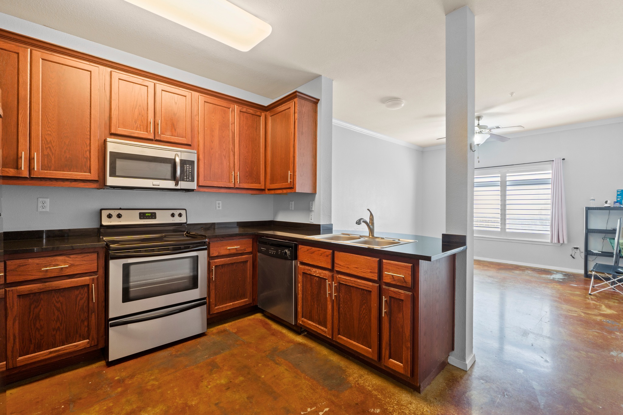910 W 25th St Unit 209 — photo