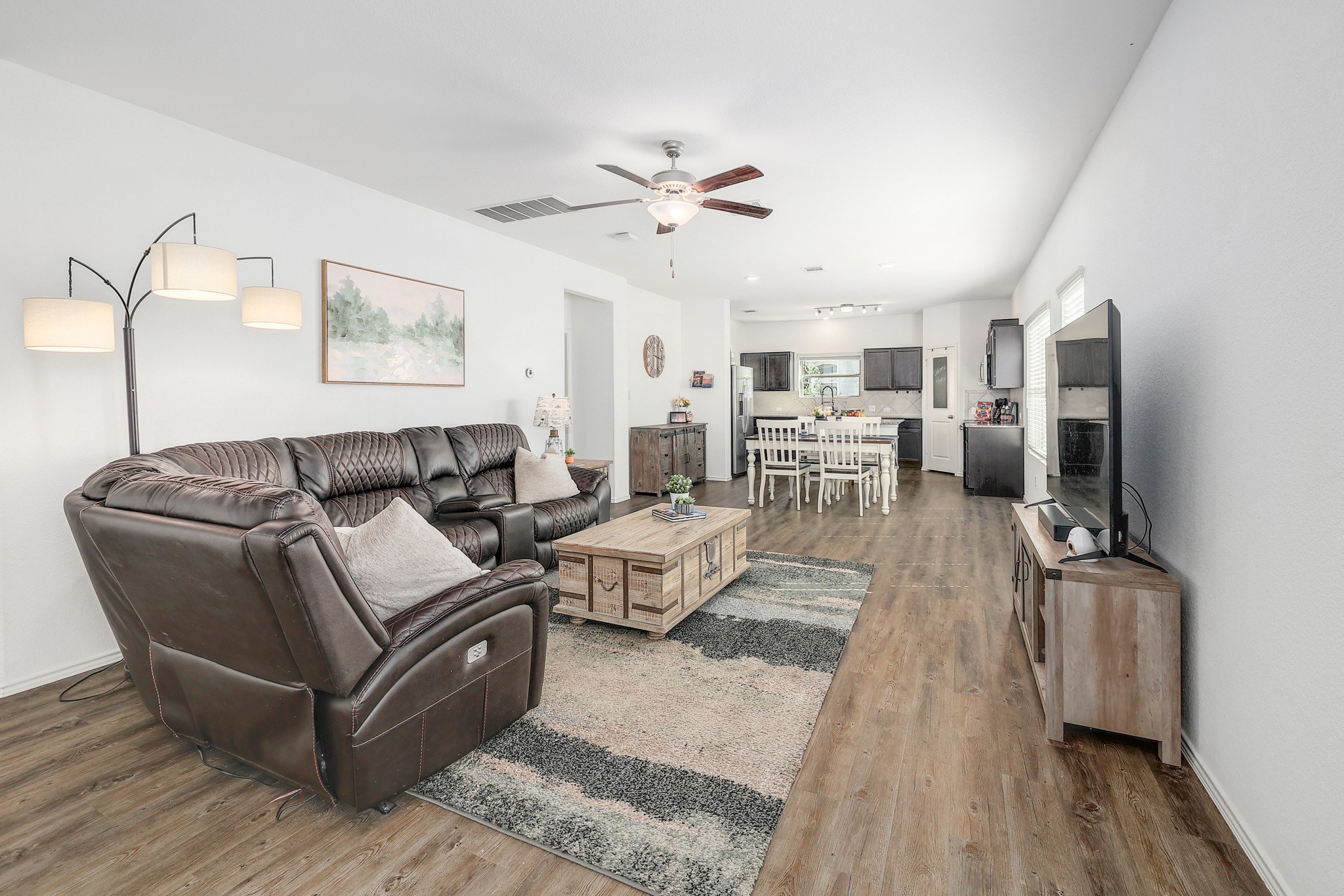 735 Circle Way, Jarrell, TX 76537 — photo 2