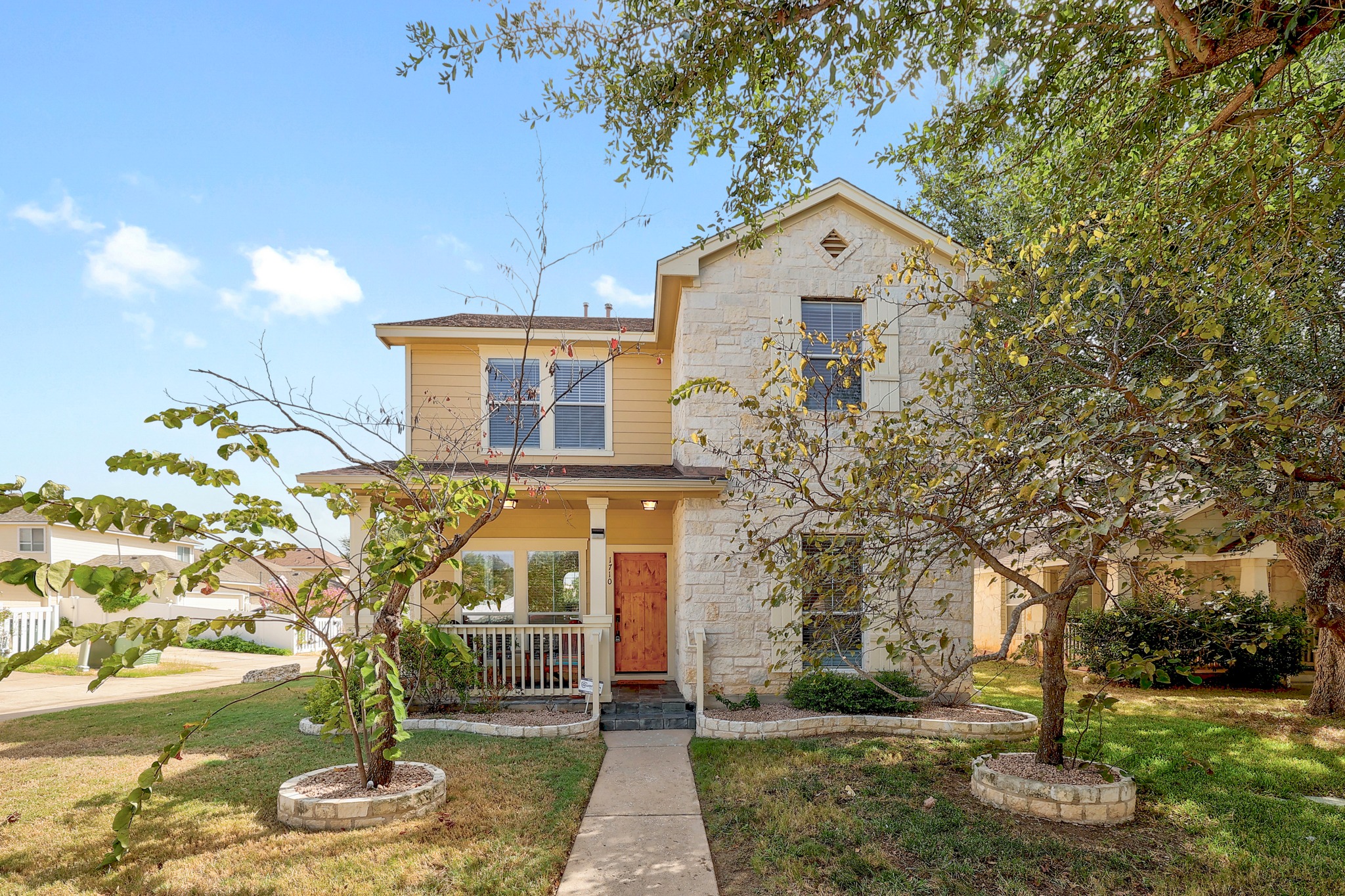 1710 Big Bend Dr — photo
