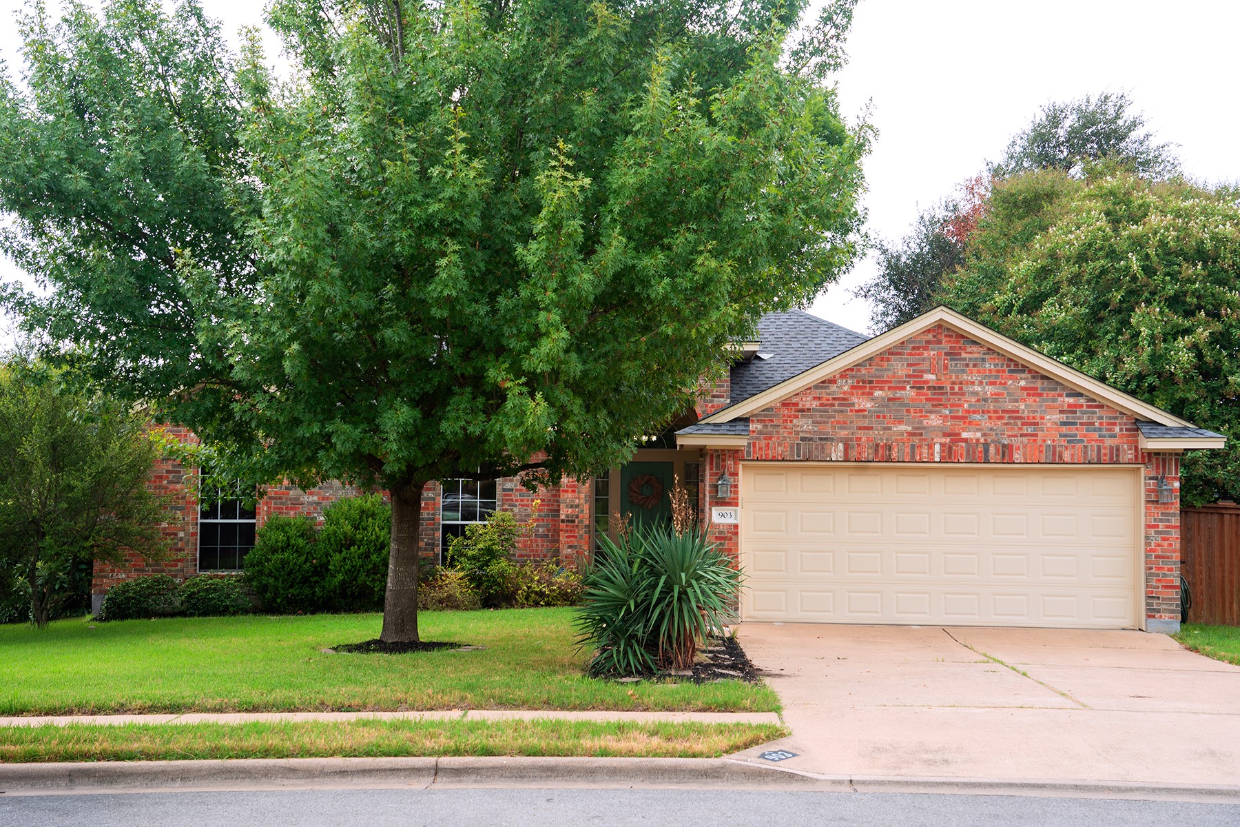 903 Ambrose Dr — photo