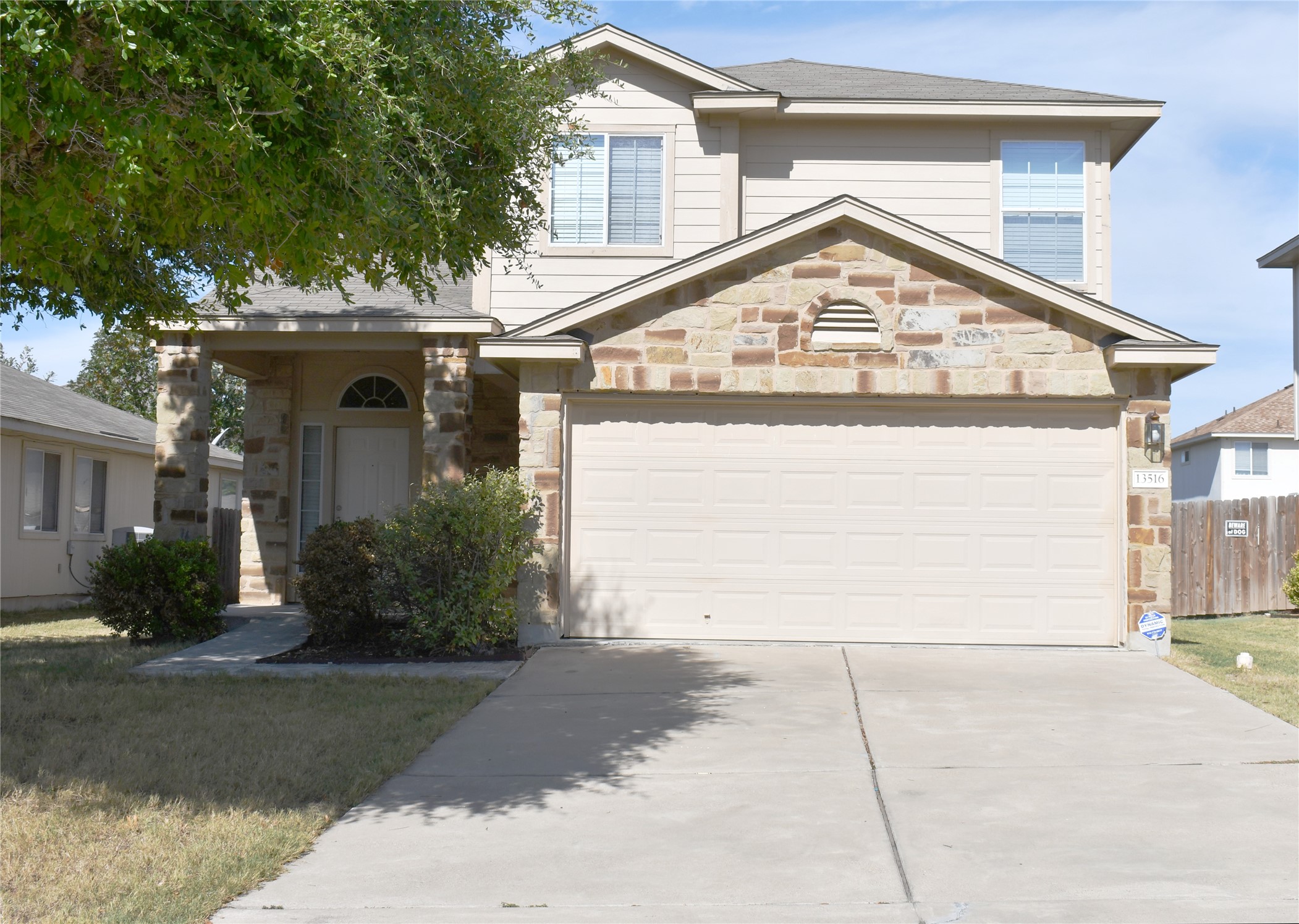 13516 Richard Nixon St — photo