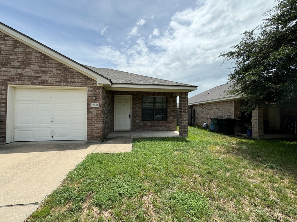 207 Andy Ln B — photo