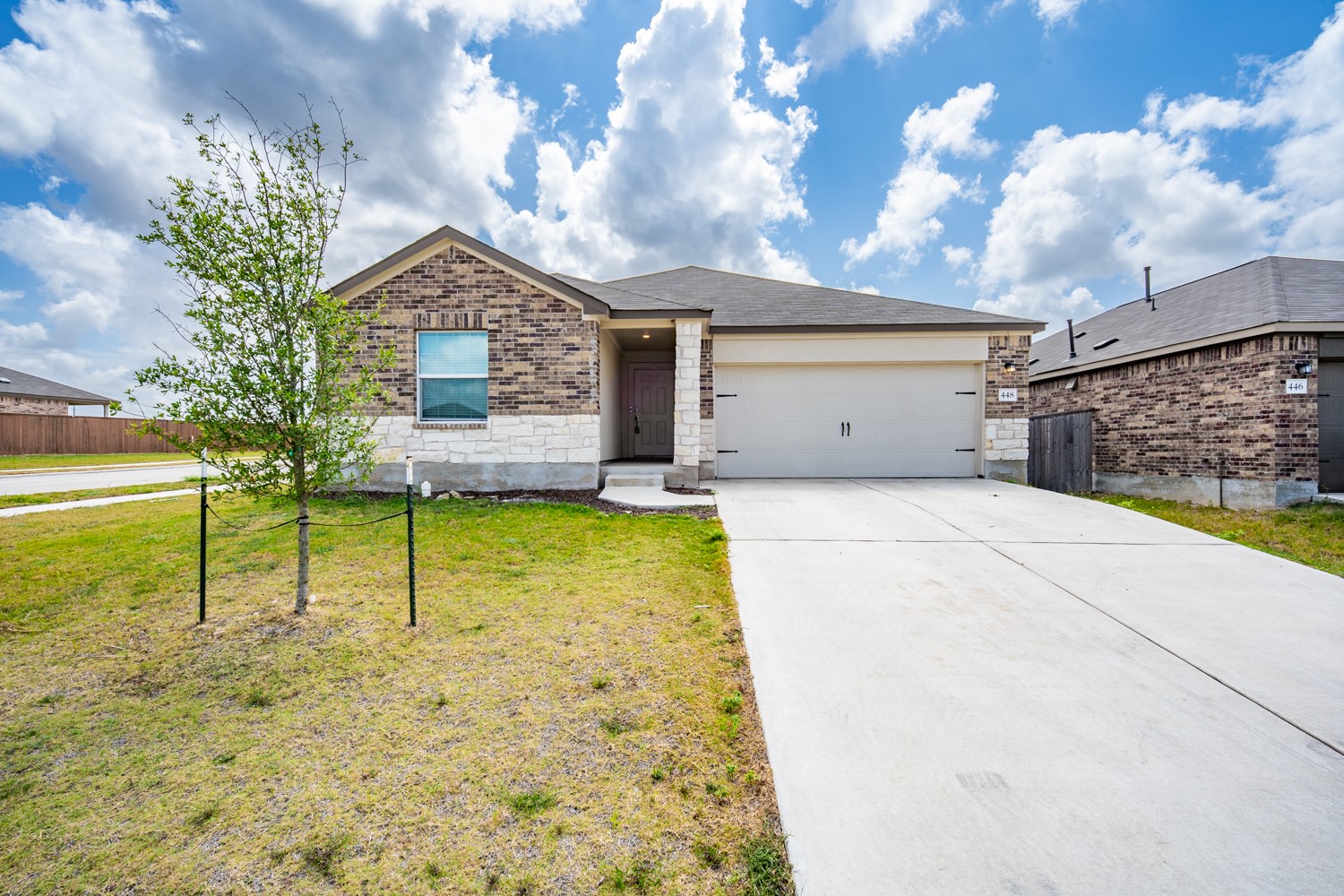 448 Sebring Cir — photo
