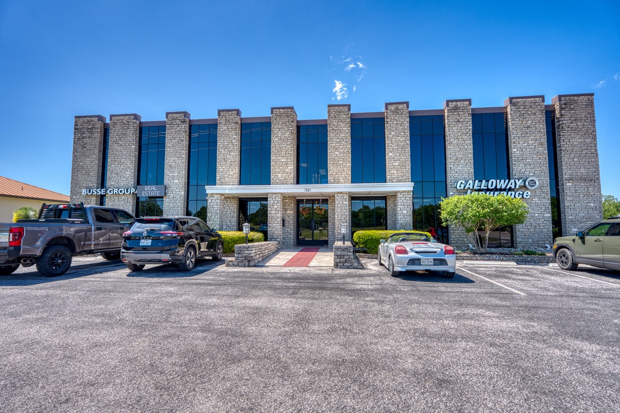 7501 W FM 2147 — photo