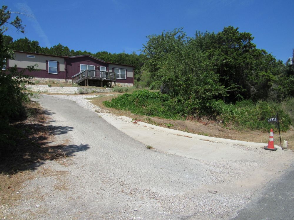 Home in Leander, TX 78641 — photo 2