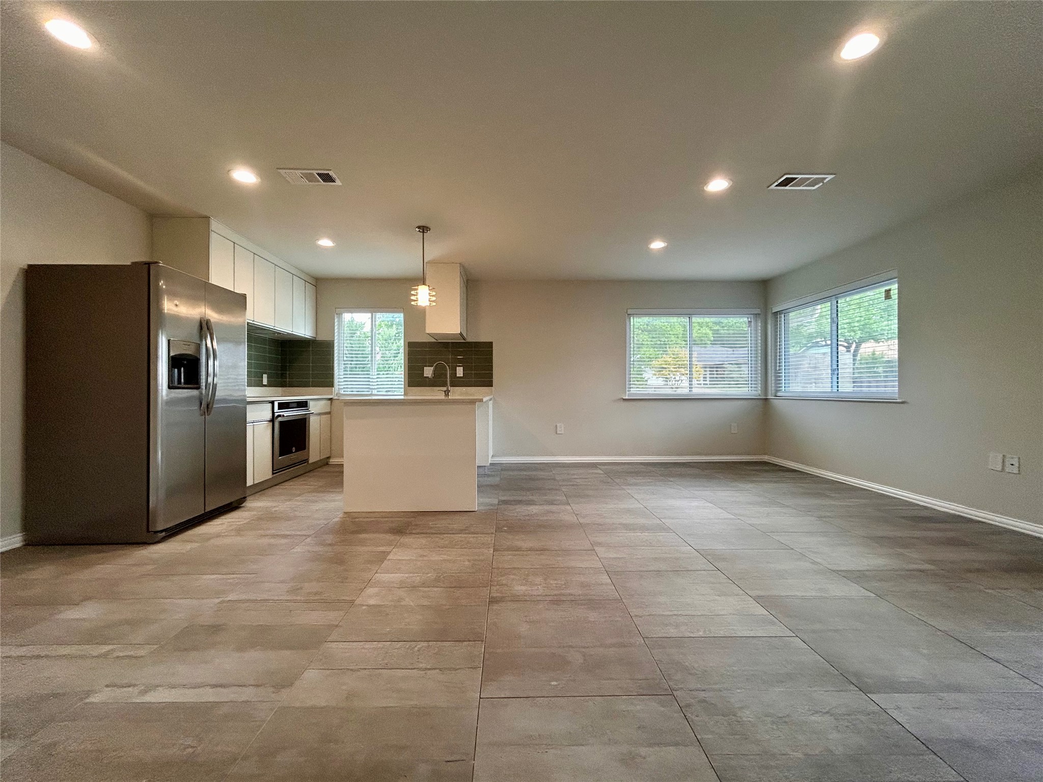 8924 Trone Cir C — photo