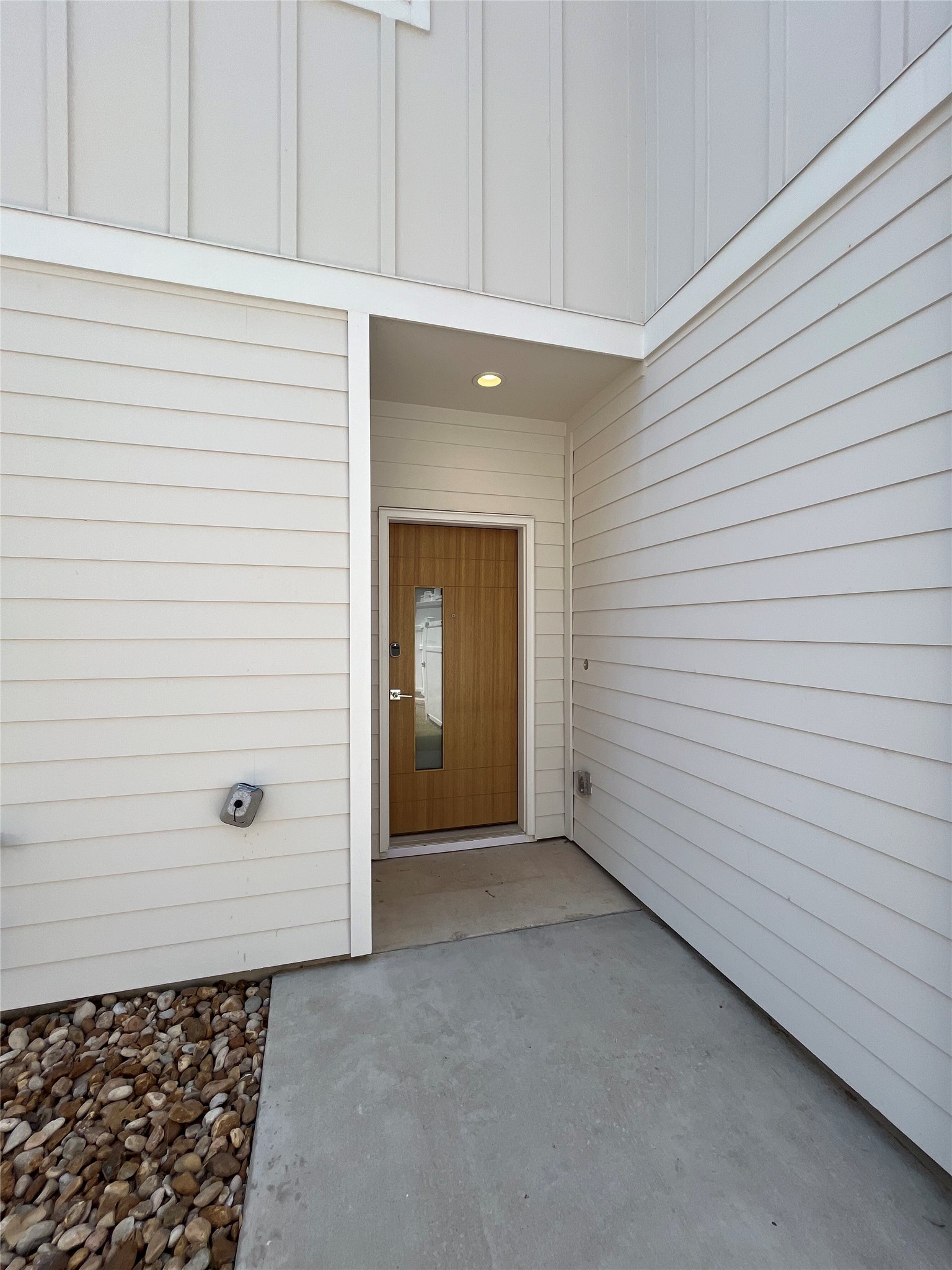 301 Promenade Ct — photo