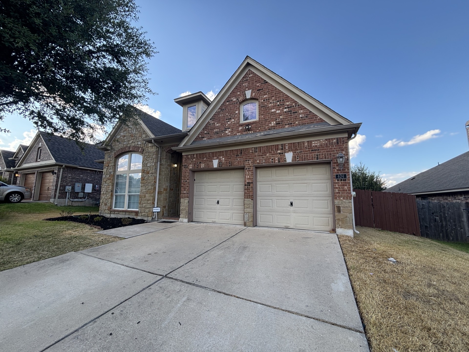 404 E Nakoma Dr — photo