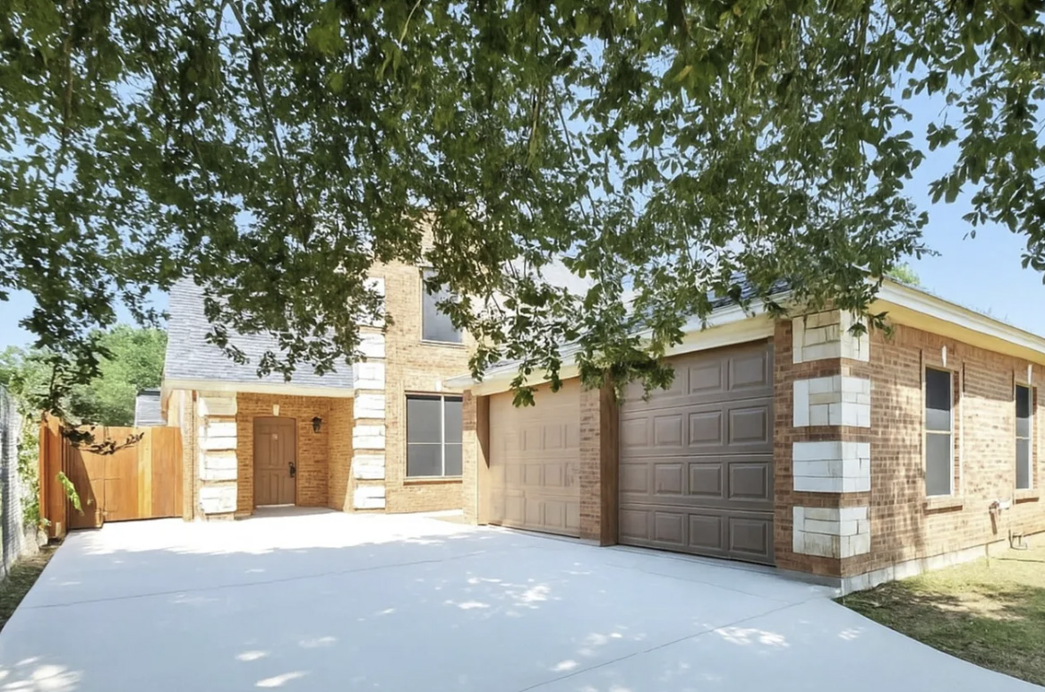 619 Comal Ave — photo