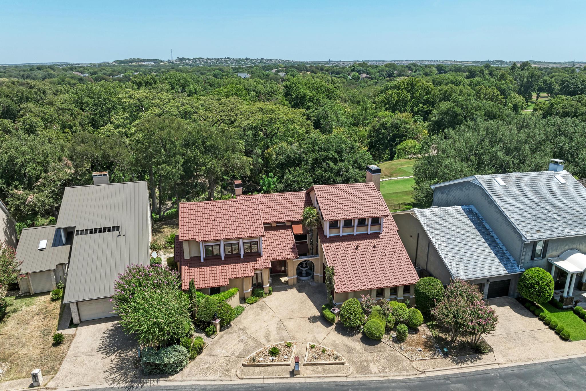 10909 Legends Lane, Austin, TX 78747 — photo 3