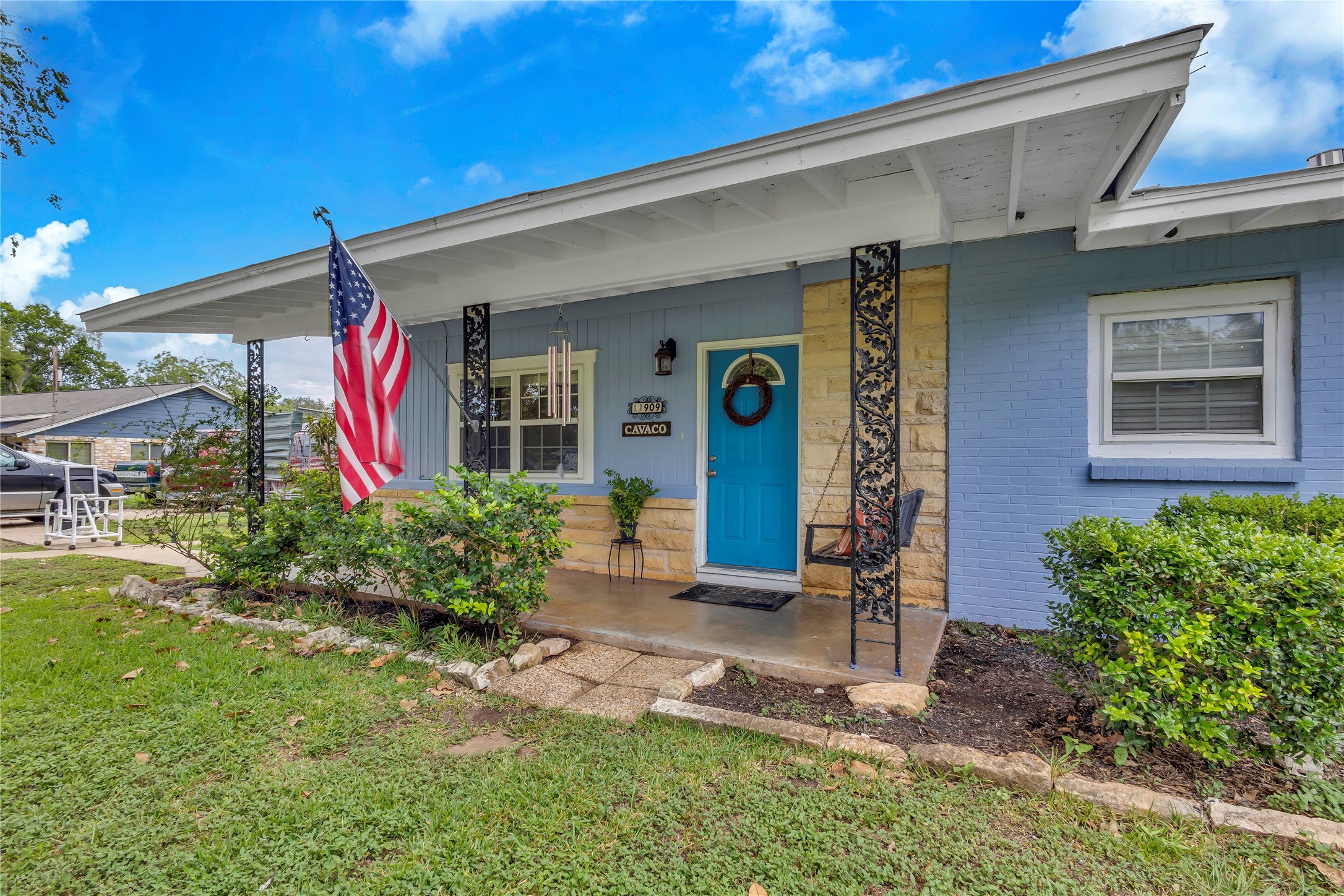 11909 Bluebonnet Ln — photo
