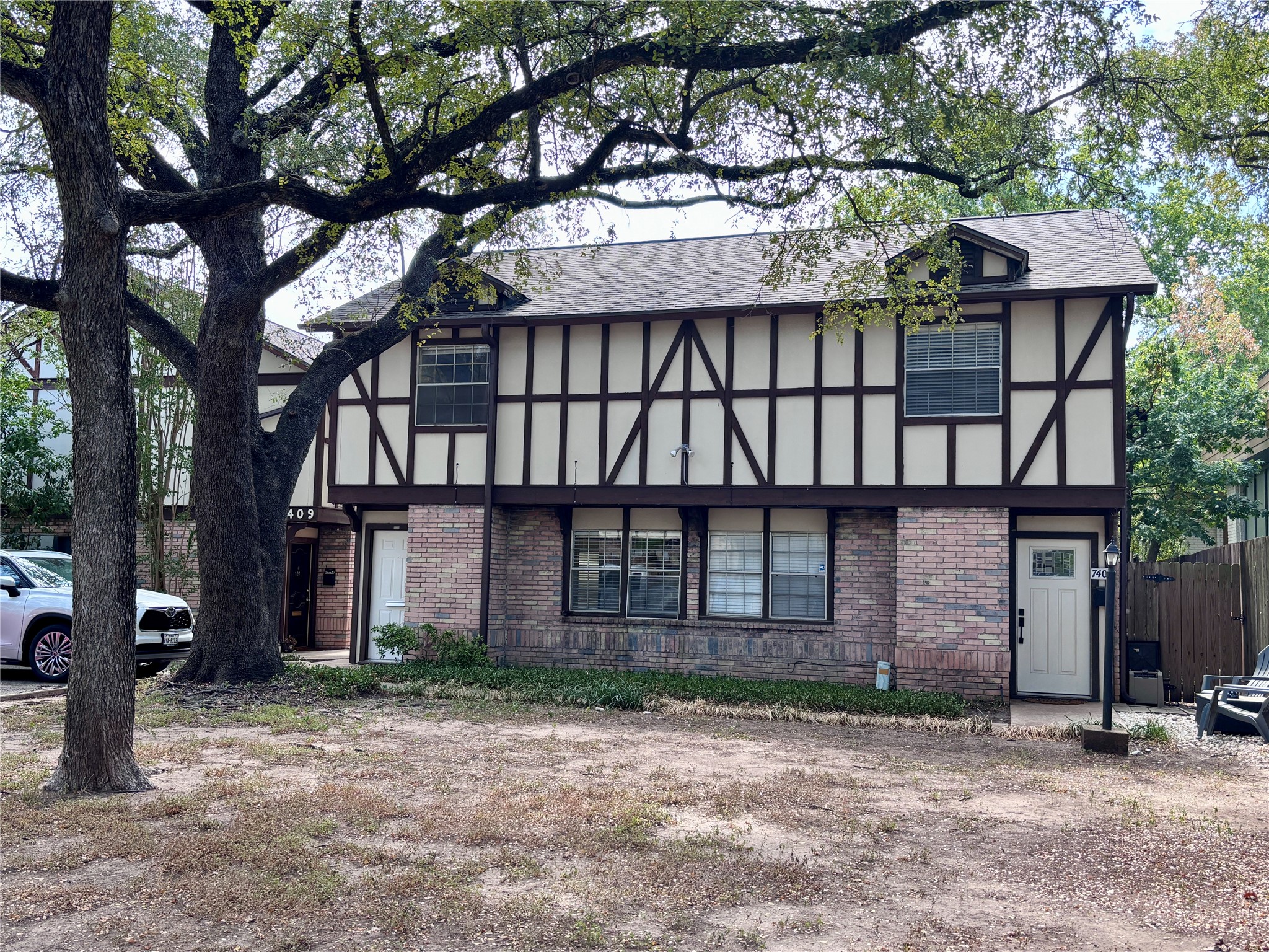 7407 Shadow Hill Dr — photo