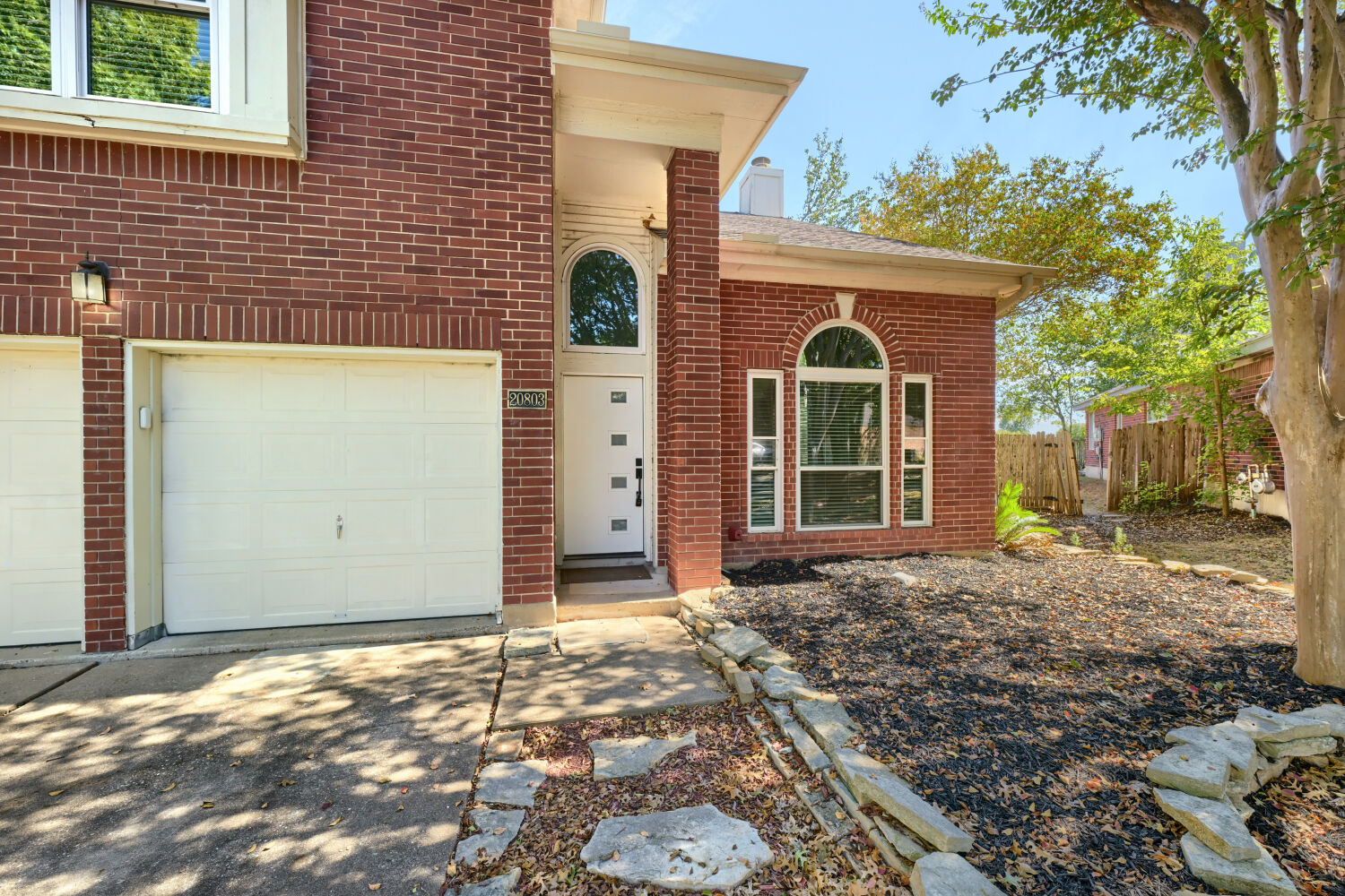 20803 Trotters Ln — photo