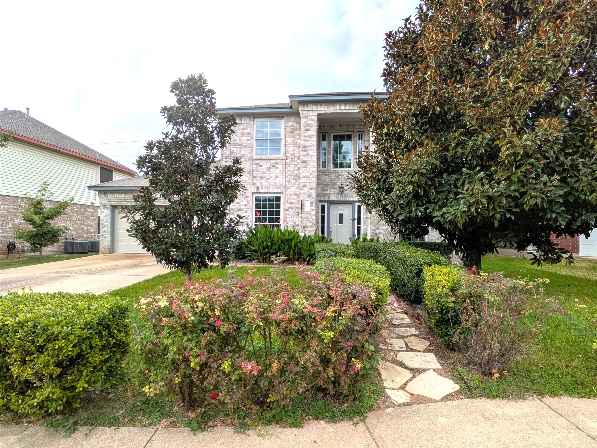 3912 Newland Dr — photo