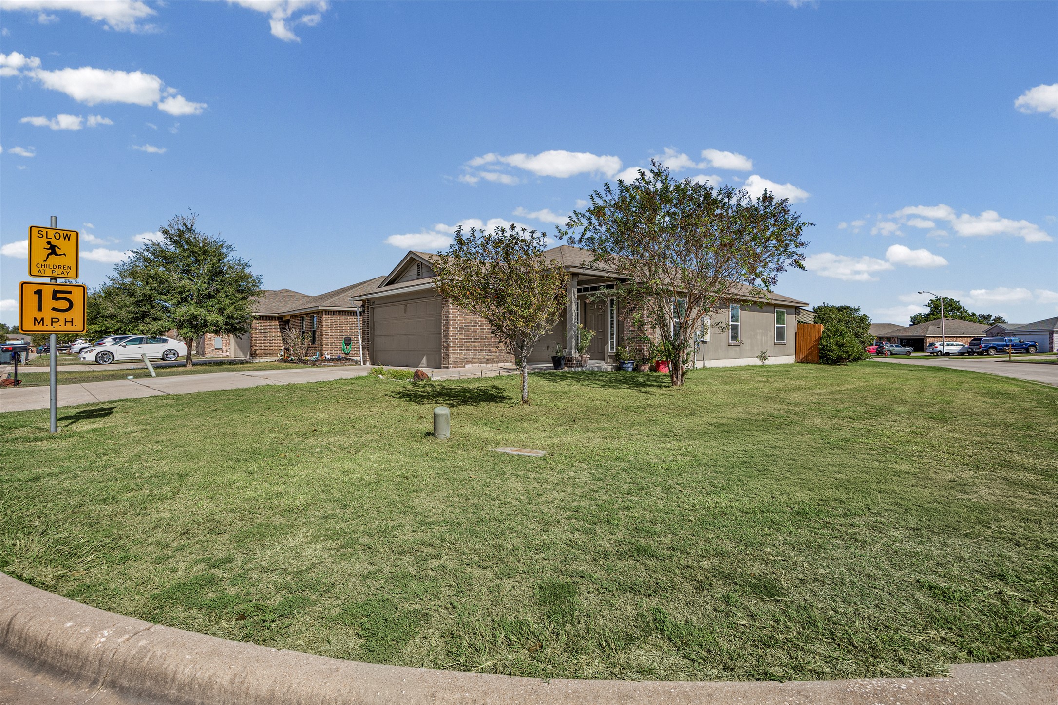 197 Talon Drive, Luling, TX 78648 — photo 2