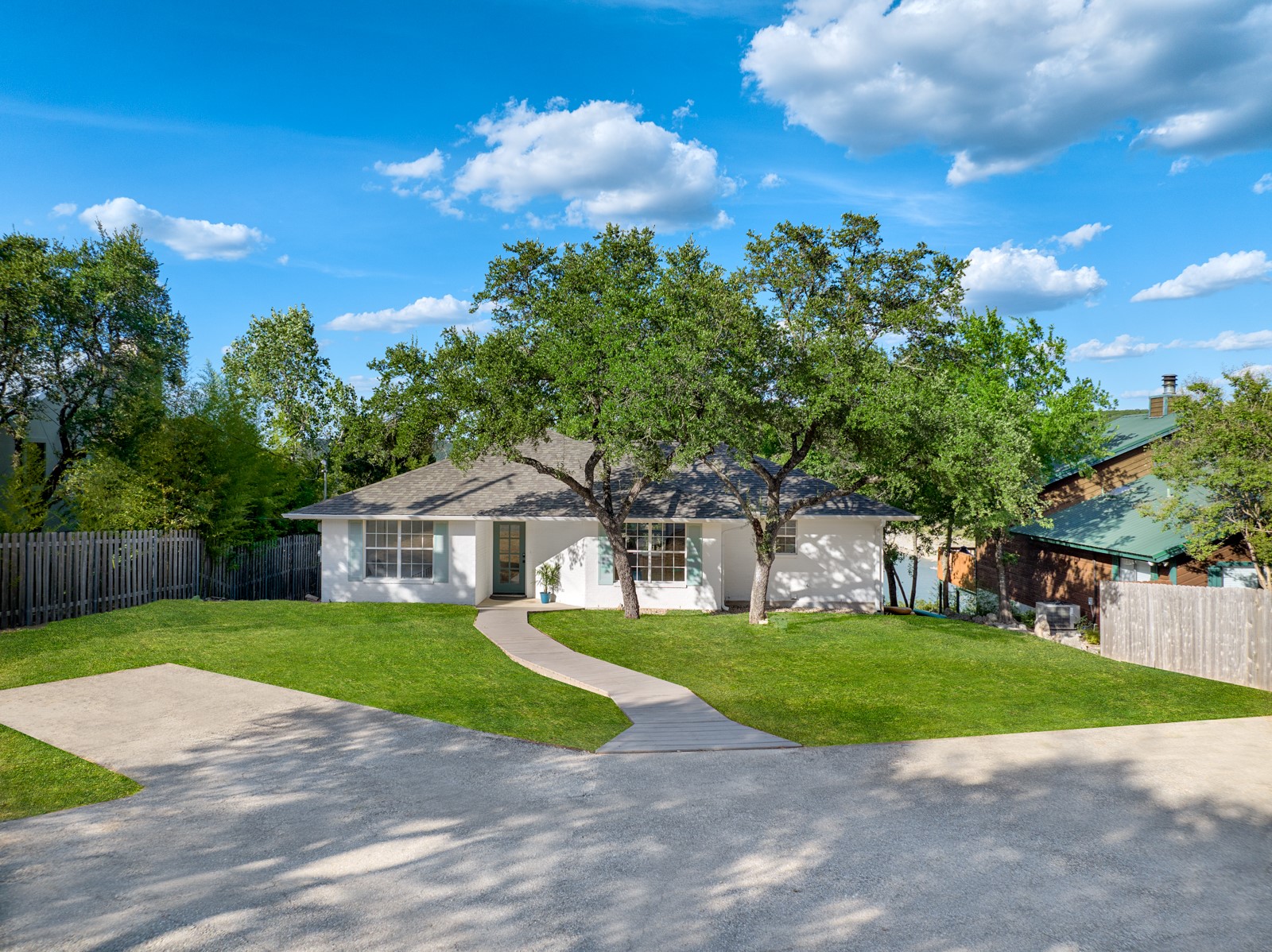 18302 W Rim Dr — photo