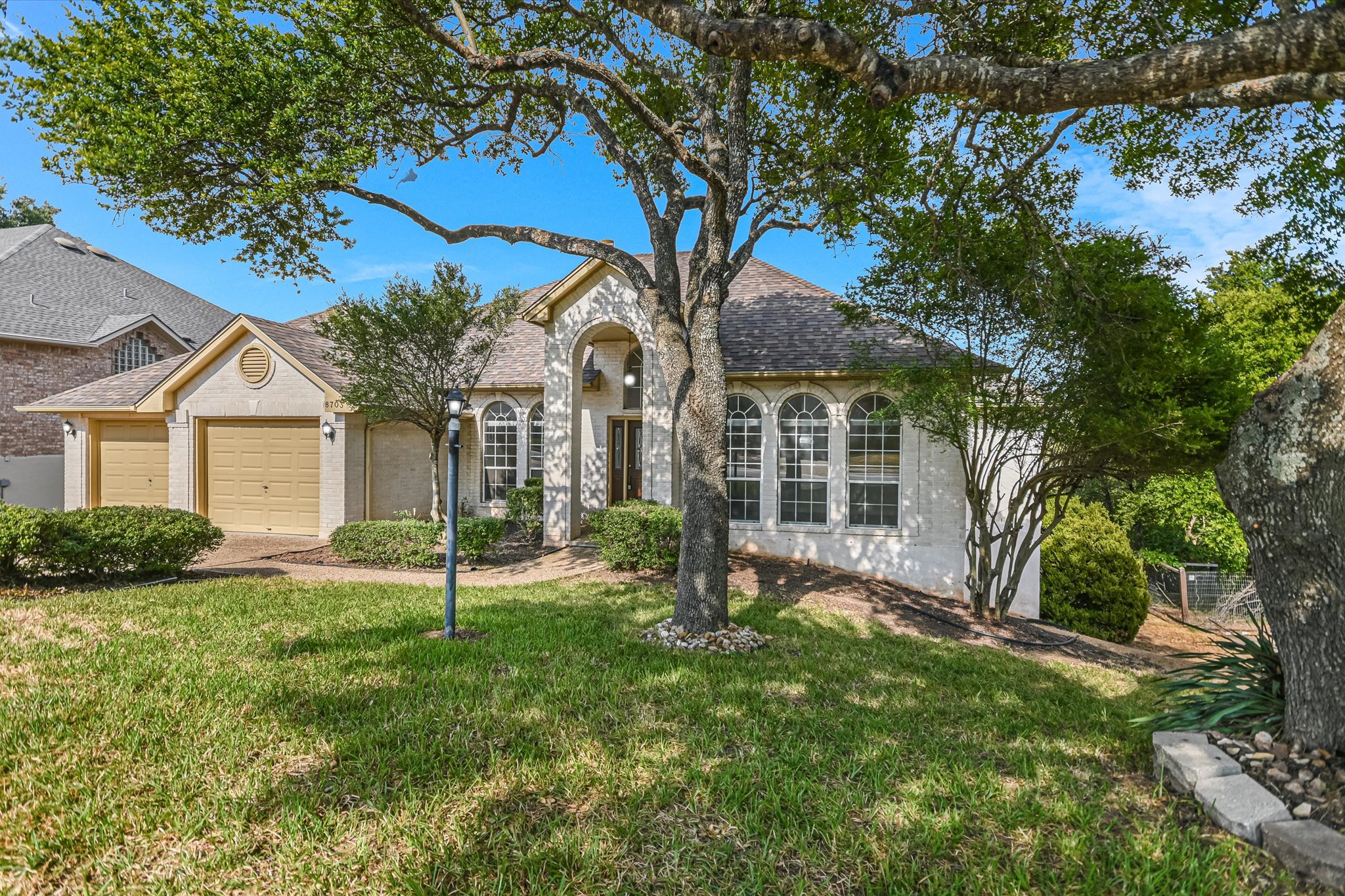 8703 Bluegrass Dr — photo