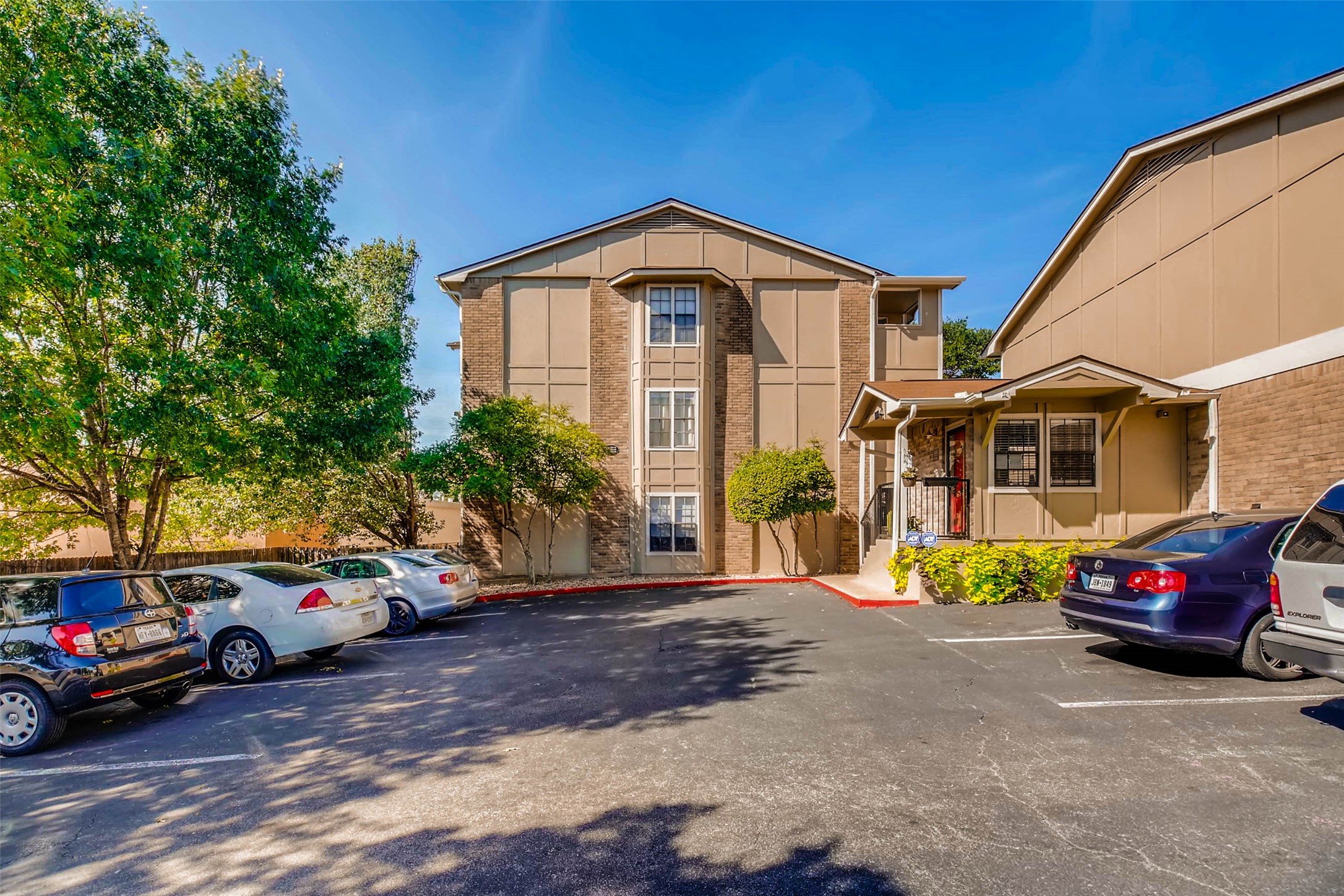 Home in Austin, TX 78745 — photo 3