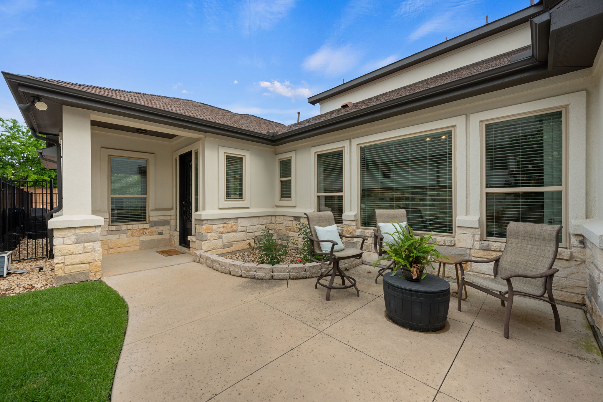 401 Skyflower Dr — photo