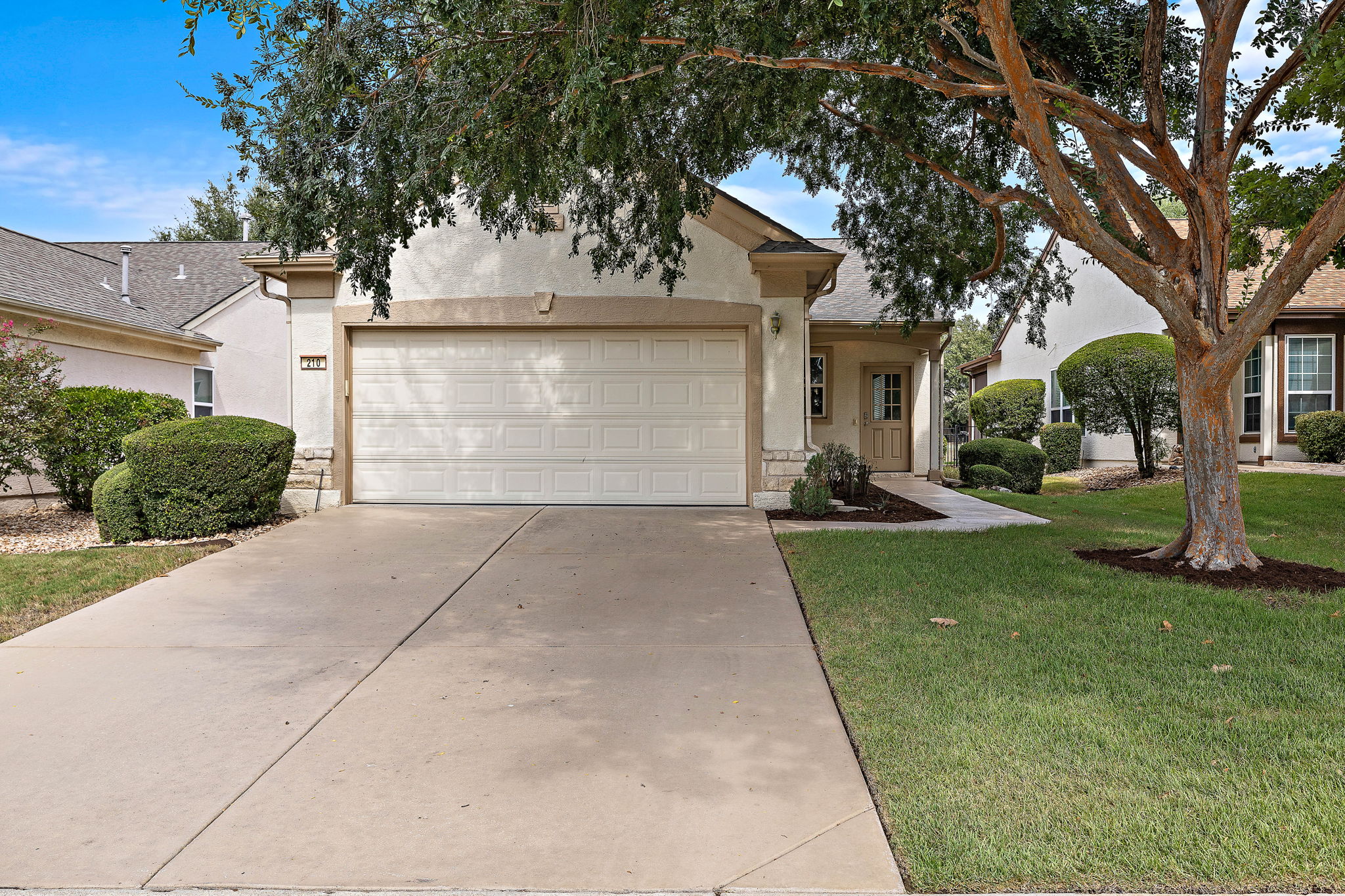 210 Crockett Loop, Georgetown, TX 78633 — photo 2