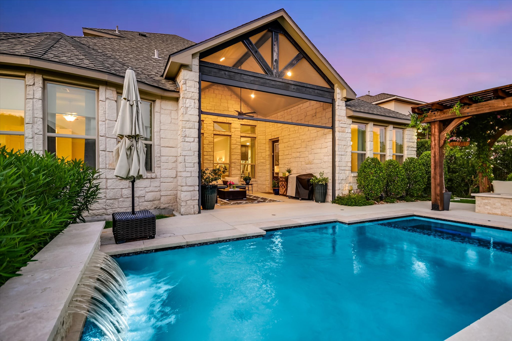 2304 Belen Dr — photo