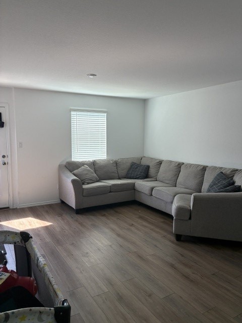 632 Commander Abbott Drive, Jarrell, TX 76537 — photo 2