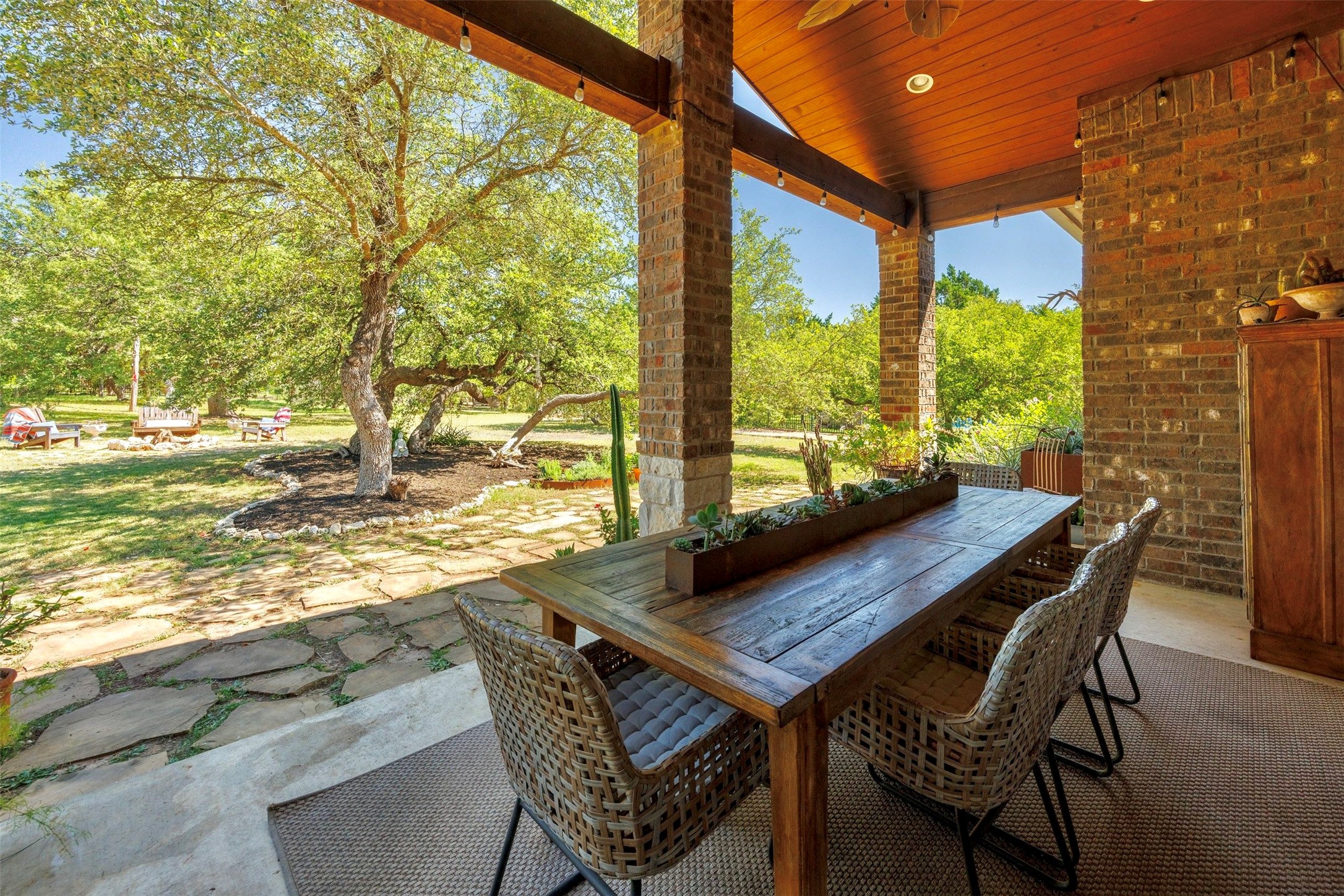 1135 Blue Ridge Dr — photo