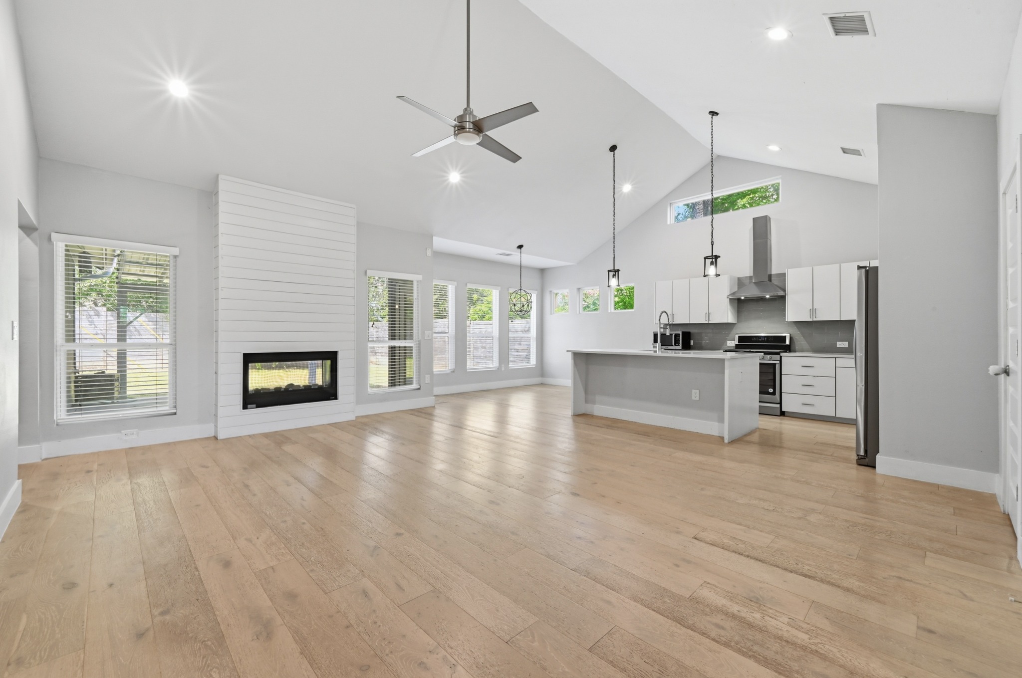 4207 Alexandria Dr — photo