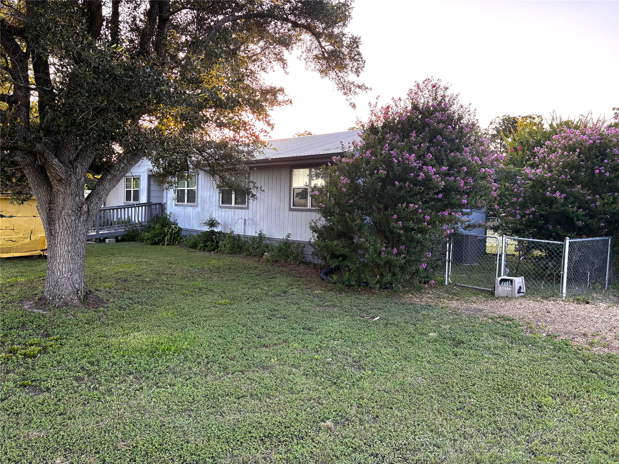705 E Umlang Street, Thorndale, TX 76577 — photo 2