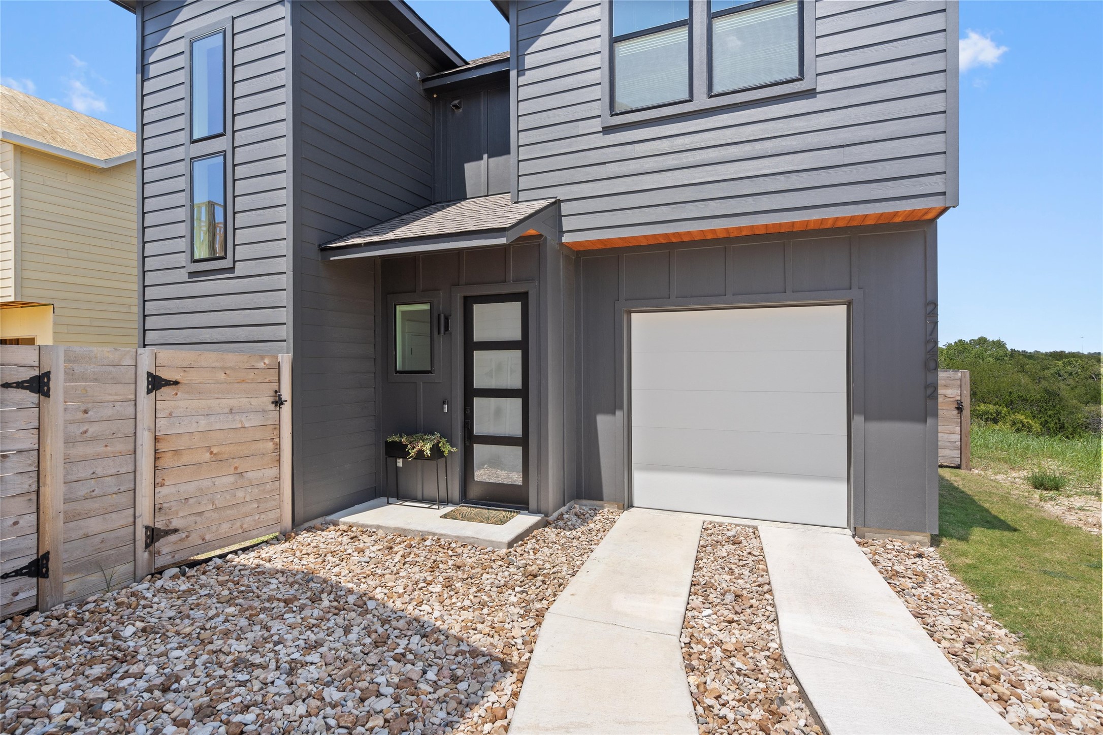 2720 Bristol Dr 2 — photo
