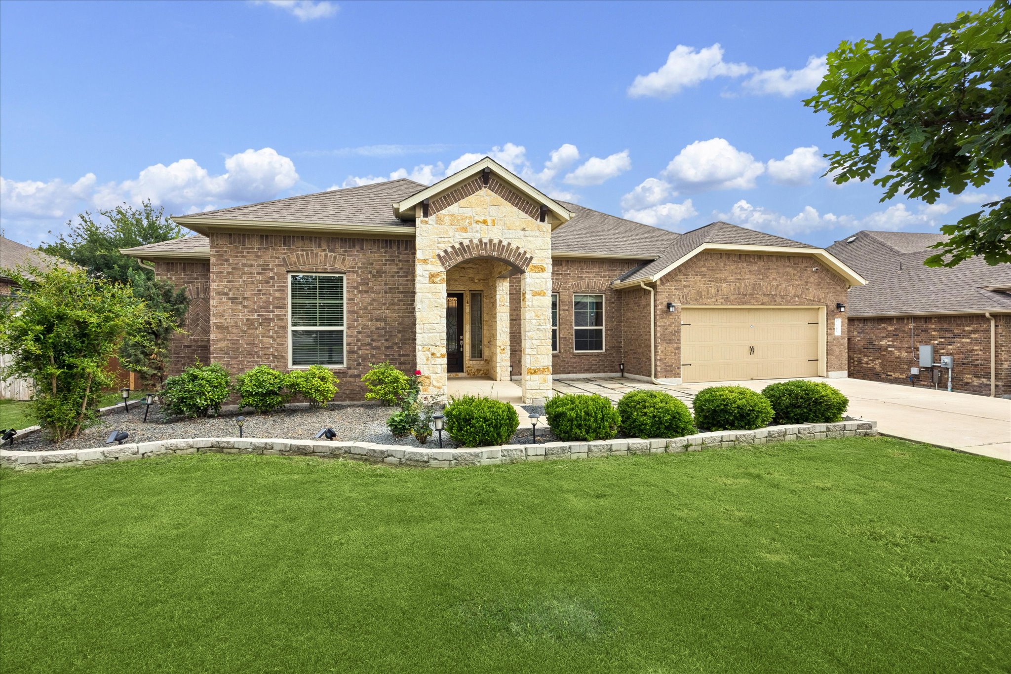 365 Arapaho Dr — photo