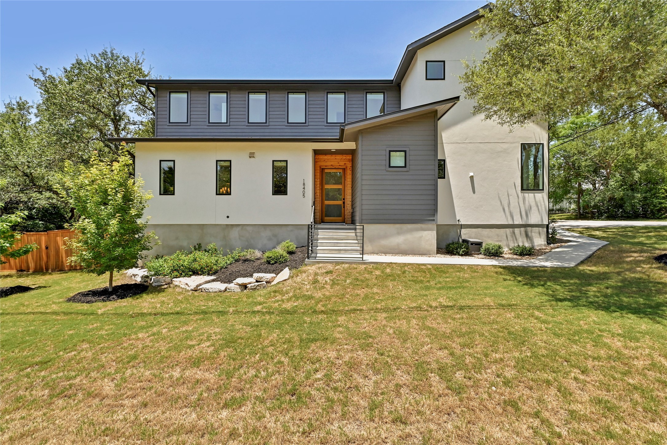 18405 Georgetown Dr — photo