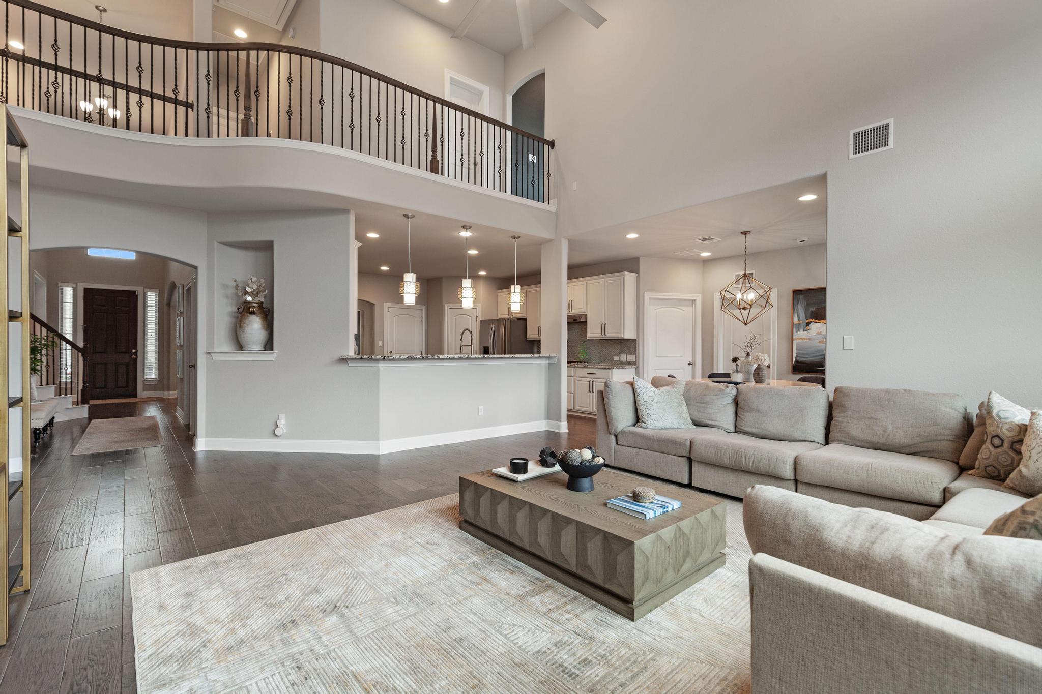 3028 Silvergrass CV — photo